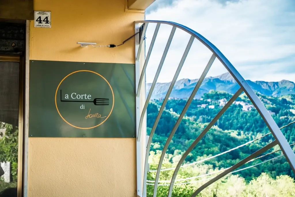 Ho lasciato il posto fisso per inseguire un sogno: benvenuti a 'La Corte di Laura'